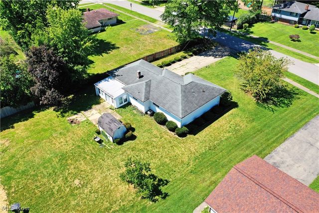 3046 Lynwood Drive NW, Warren, OH 44485