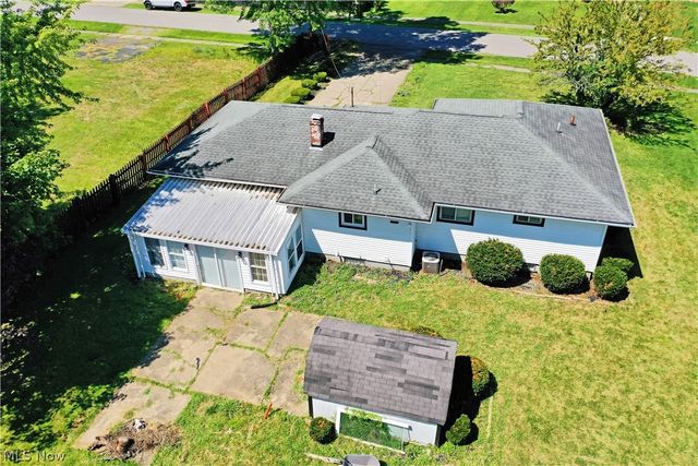 3046 Lynwood Drive NW, Warren, OH 44485