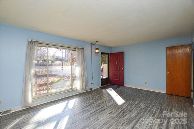 1405 Forest Park Drive 1, Statesville, NC 28677