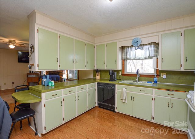 1405 Forest Park Drive 1, Statesville, NC 28677