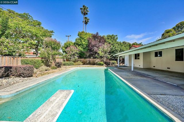 823 Savannah Cir, Walnut Creek, CA 94598