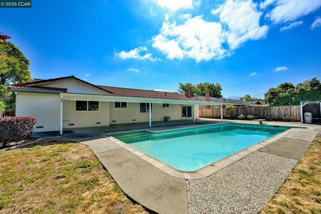 823 Savannah Cir, Walnut Creek, CA 94598