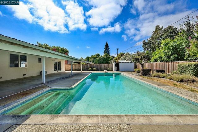 823 Savannah Cir, Walnut Creek, CA 94598