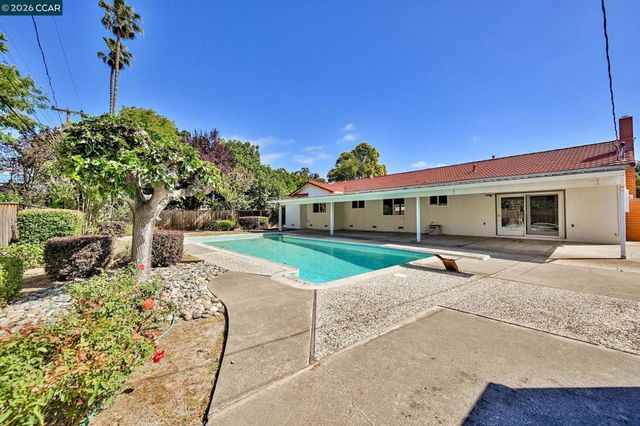 823 Savannah Cir, Walnut Creek, CA 94598