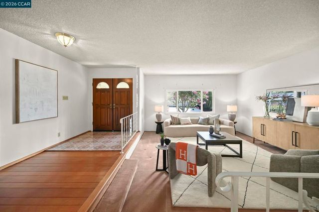 823 Savannah Cir, Walnut Creek, CA 94598