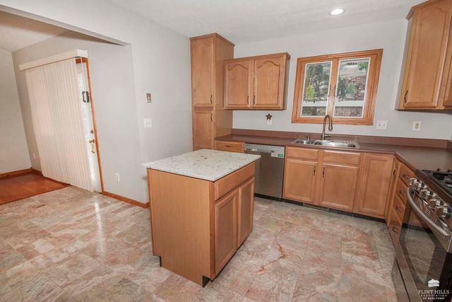 404 Juniper Street, Wakefield, KS 67487