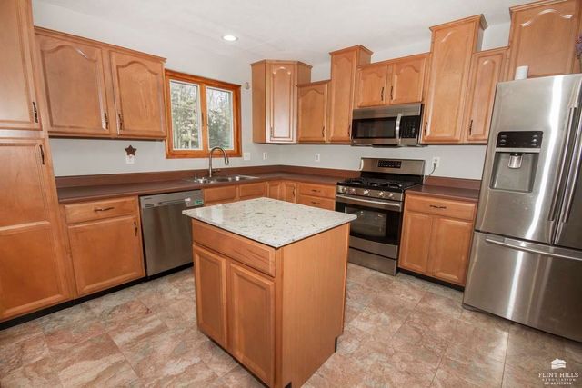 404 Juniper Street, Wakefield, KS 67487