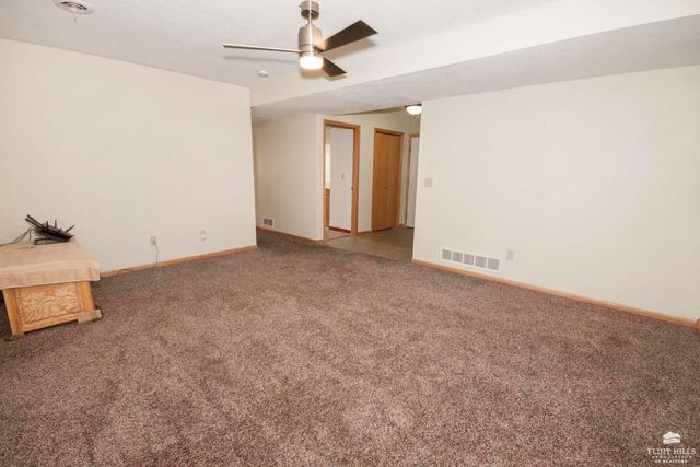 404 Juniper Street, Wakefield, KS 67487