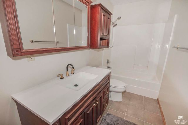 404 Juniper Street, Wakefield, KS 67487