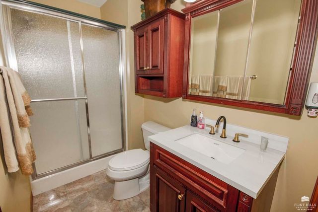 404 Juniper Street, Wakefield, KS 67487