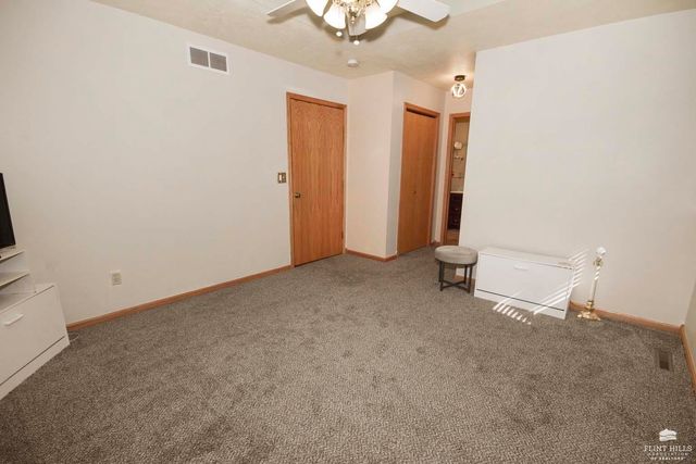 404 Juniper Street, Wakefield, KS 67487