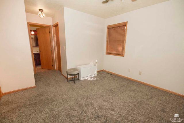 404 Juniper Street, Wakefield, KS 67487