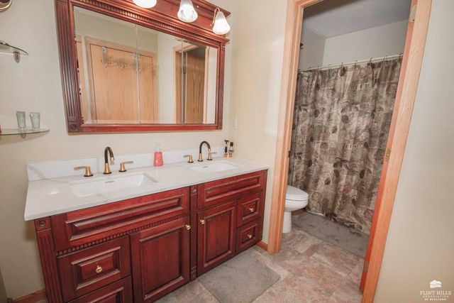 404 Juniper Street, Wakefield, KS 67487