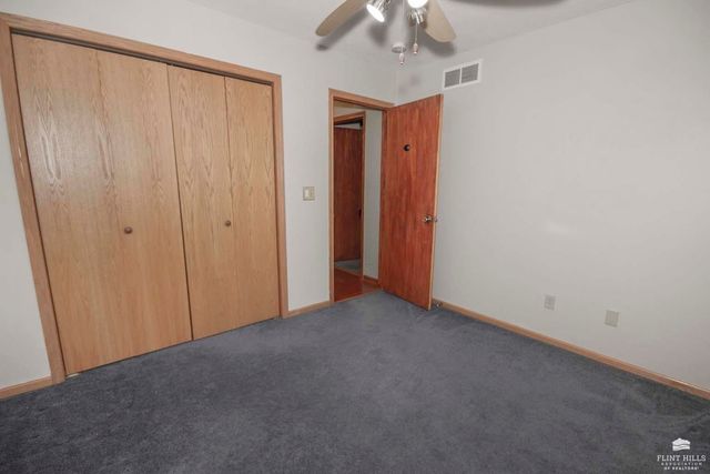 404 Juniper Street, Wakefield, KS 67487