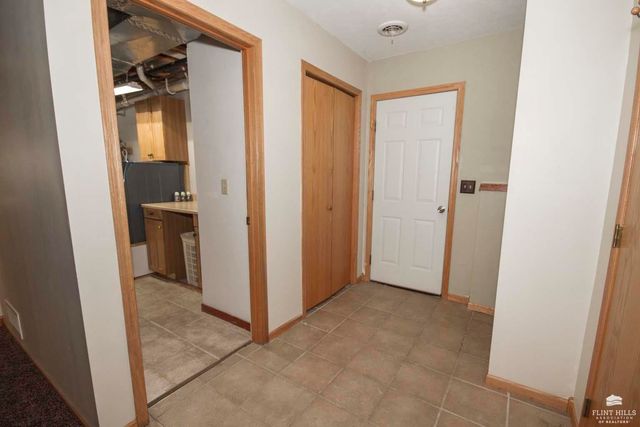 404 Juniper Street, Wakefield, KS 67487