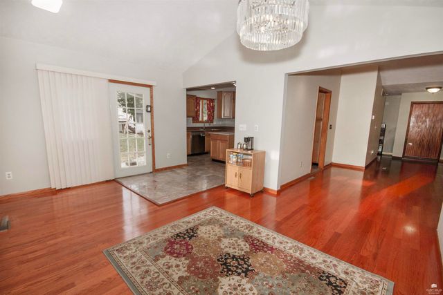 404 Juniper Street, Wakefield, KS 67487