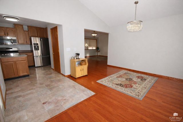 404 Juniper Street, Wakefield, KS 67487