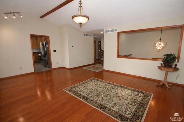 404 Juniper Street, Wakefield, KS 67487