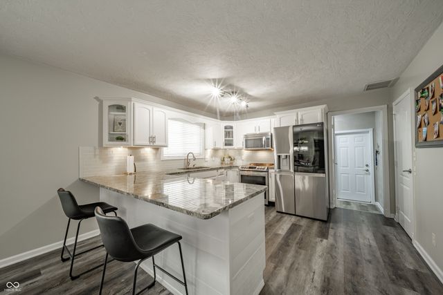 6278 S Cabriolet Way, Pendleton, IN 46064