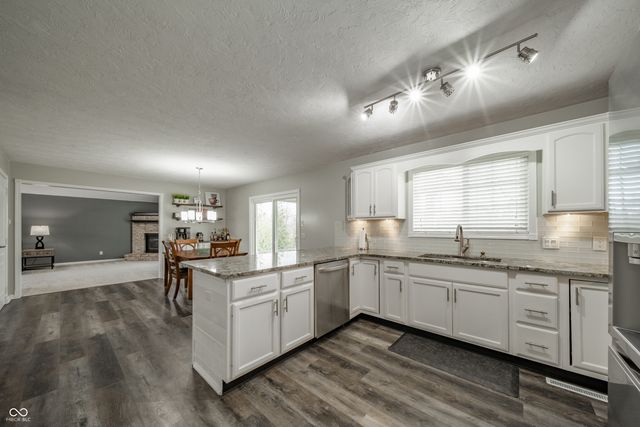 6278 S Cabriolet Way, Pendleton, IN 46064