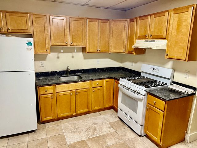 23 Echo Grove 2, Lynn, MA 01905