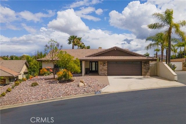 29096 Old Wrangler Road, Canyon Lake, CA 92587