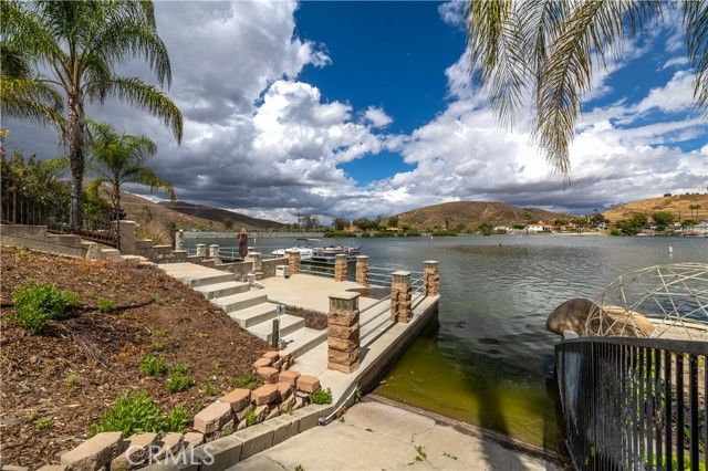 29096 Old Wrangler Road, Canyon Lake, CA 92587