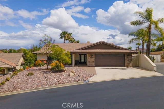 29096 Old Wrangler Road, Canyon Lake, CA 92587