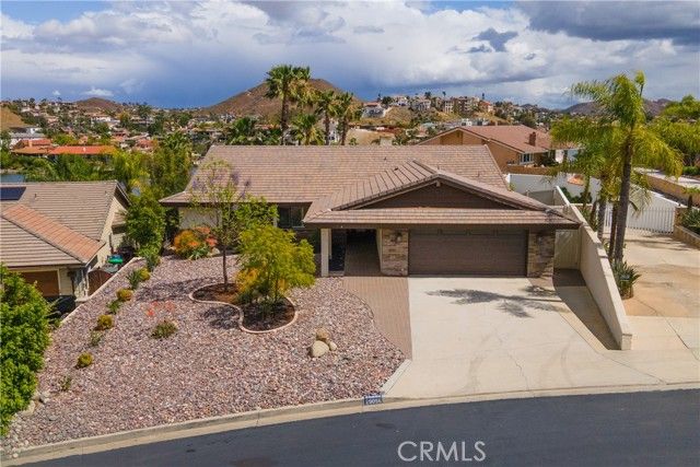 29096 Old Wrangler Road, Canyon Lake, CA 92587