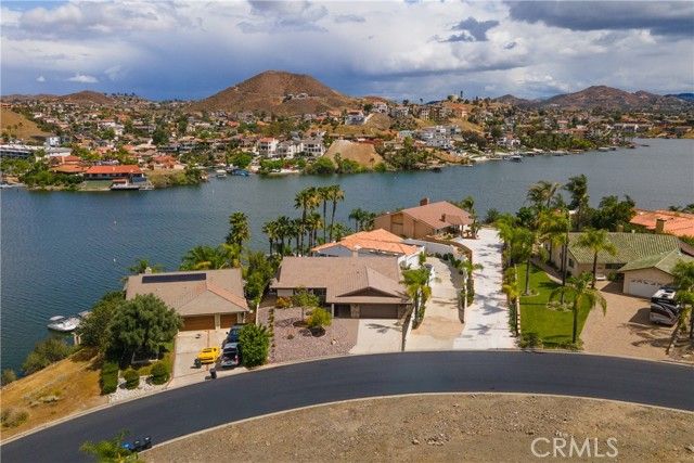 29096 Old Wrangler Road, Canyon Lake, CA 92587