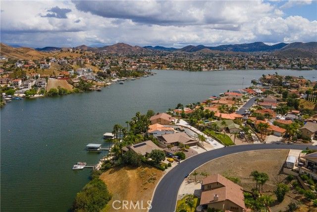 29096 Old Wrangler Road, Canyon Lake, CA 92587