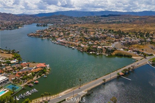 29096 Old Wrangler Road, Canyon Lake, CA 92587