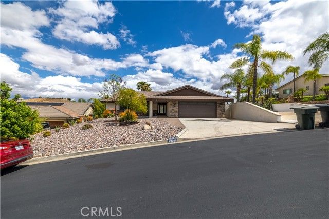 29096 Old Wrangler Road, Canyon Lake, CA 92587