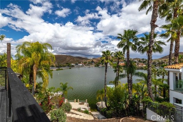 29096 Old Wrangler Road, Canyon Lake, CA 92587