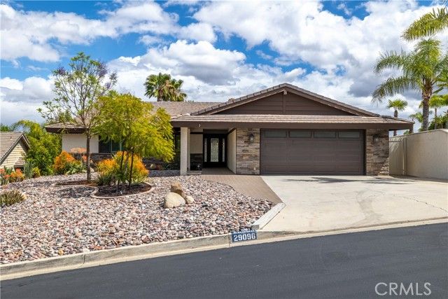 29096 Old Wrangler Road, Canyon Lake, CA 92587