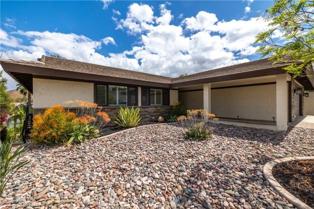 29096 Old Wrangler Road, Canyon Lake, CA 92587