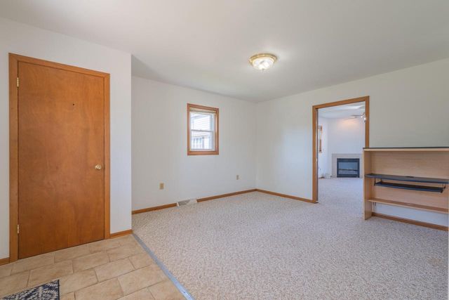 1021 S 98th STREET, West Allis, WI 53214