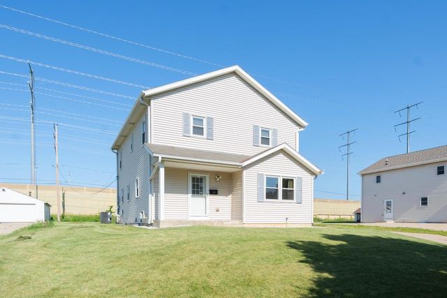 1021 S 98th STREET, West Allis, WI 53214