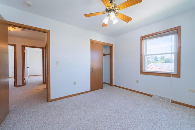1021 S 98th STREET, West Allis, WI 53214
