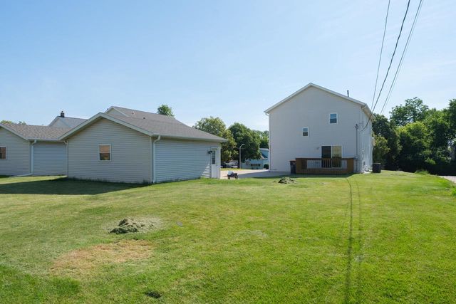 1021 S 98th STREET, West Allis, WI 53214