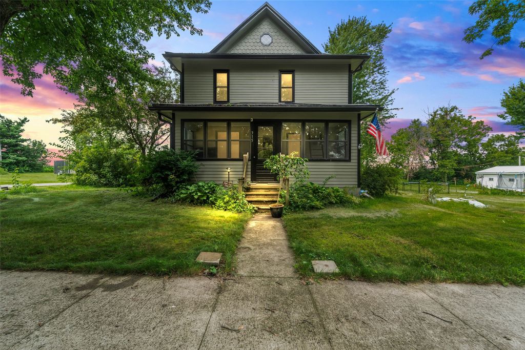 315 S Pine Street, Zearing, IA 50278