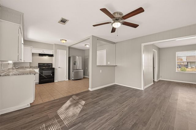 3102 Hays Street, Pasadena, TX 77503