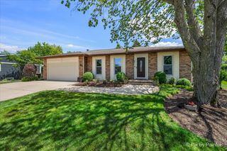 265 Mulford Lane, Roselle, IL 60172