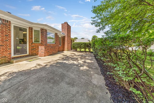 12559 Saksons Boulevard, Fishers, IN 46038