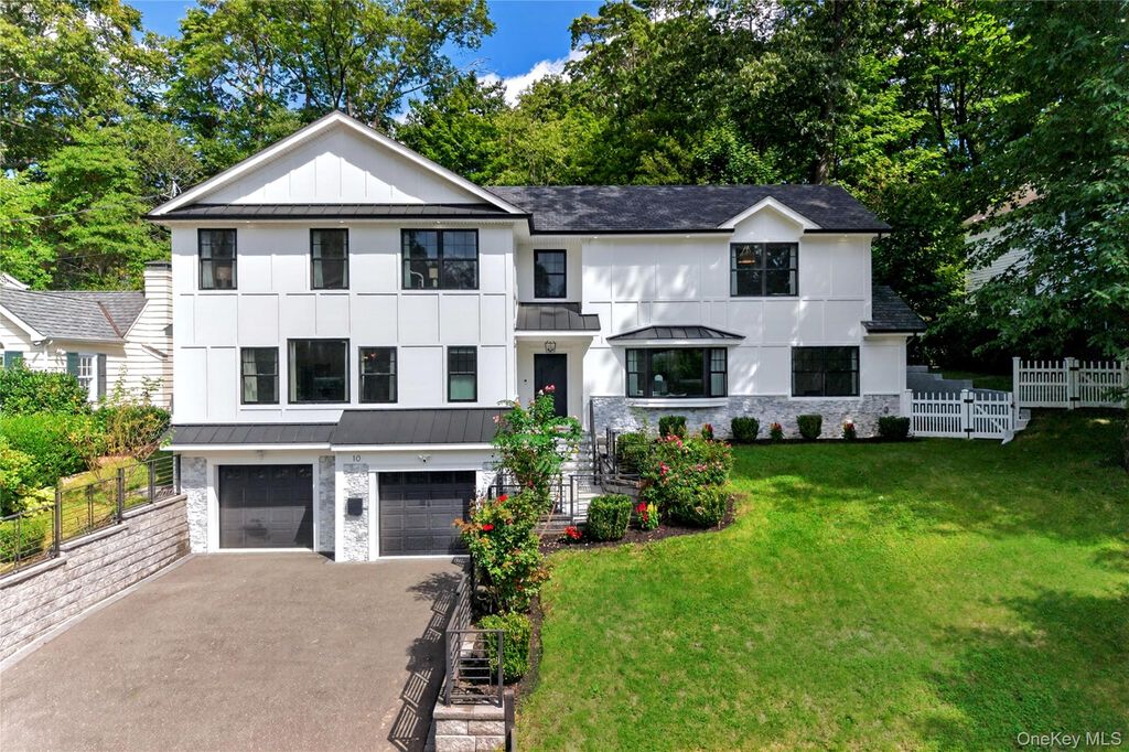 10 Chelsea Drive, Port Washington, NY 11050 — exterior