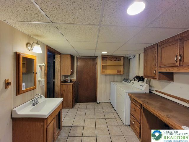 313 East Fireline Road, Parryville Boro, PA 18244