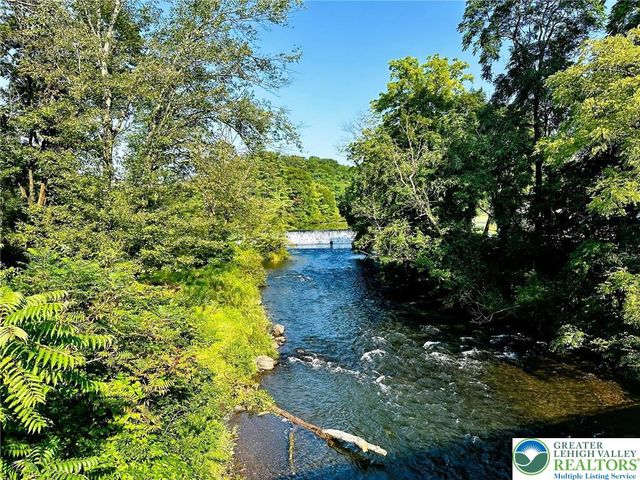 313 East Fireline Road, Parryville Boro, PA 18244