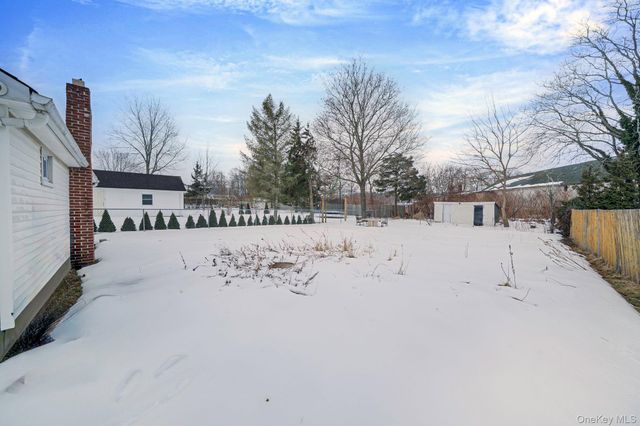 1049 Woodcrest Avenue, Riverhead, NY 11901