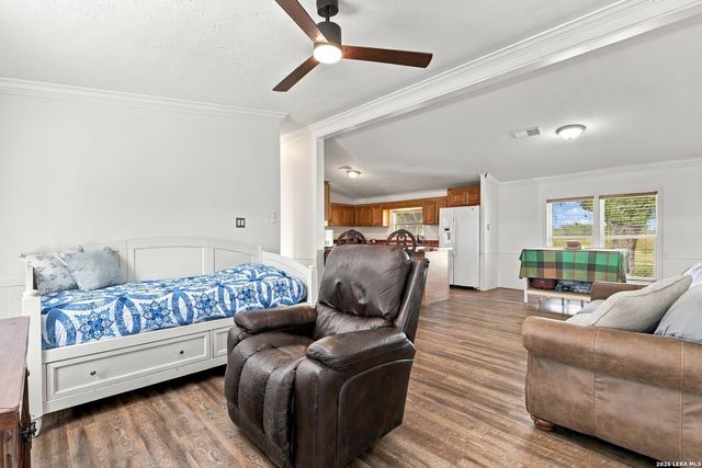 25840 MATHIS RD, Elmendorf, TX 78112
