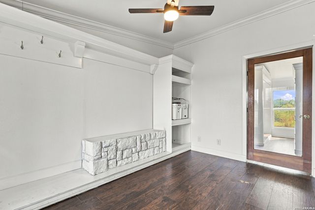 25840 MATHIS RD, Elmendorf, TX 78112
